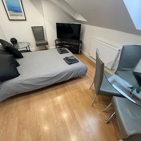 Cosy Penthouse Suite Happily Sleeps Up To Five Halifax Extérieur photo