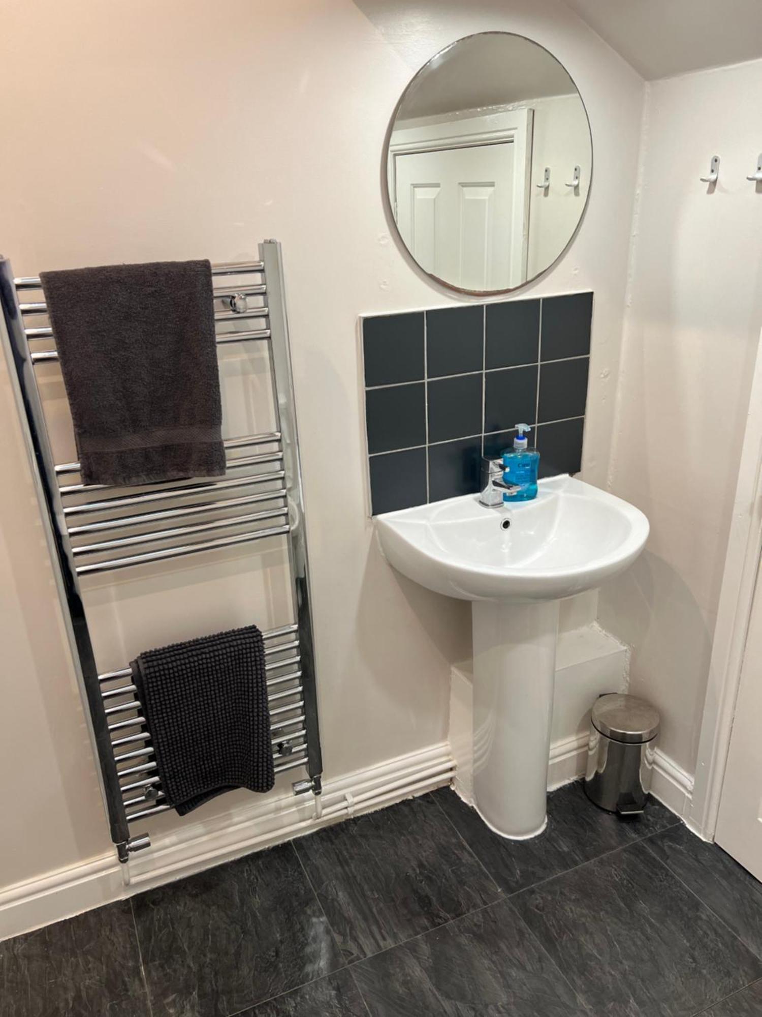 Cosy Penthouse Suite Happily Sleeps Up To Five Halifax Extérieur photo